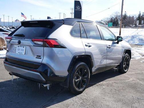 2024 Toyota RAV4 Hybrid SE