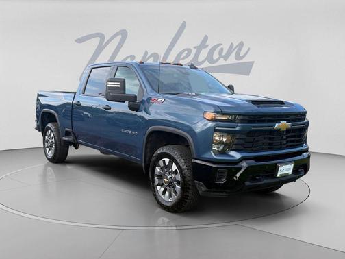 Lakeshore Blue Metallic 2025 Chevrolet Silverado 2500 Custom