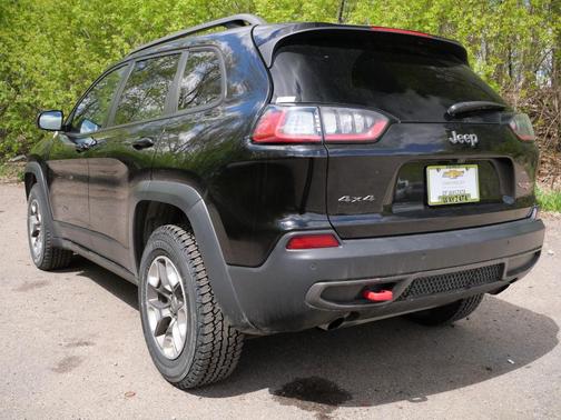 Diamond Black Crystal Pearlcoat 2019 Jeep Cherokee Trailhawk Elite
