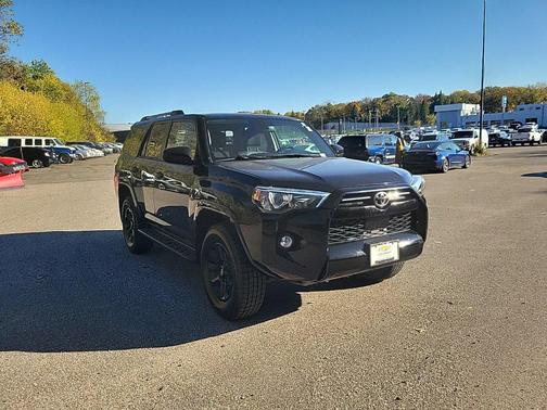 Midnight Black Metallic 2020 Toyota 4Runner SR5