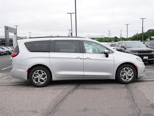 2023 Chrysler Pacifica Limited