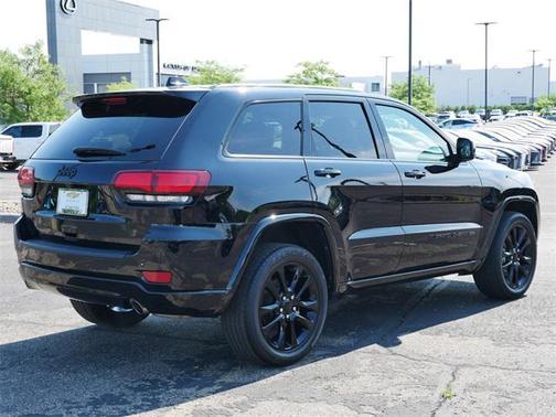 2022 Jeep Grand Cherokee Laredo