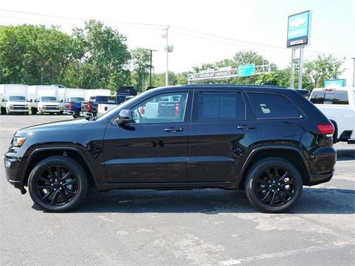 2022 Jeep Grand Cherokee Laredo