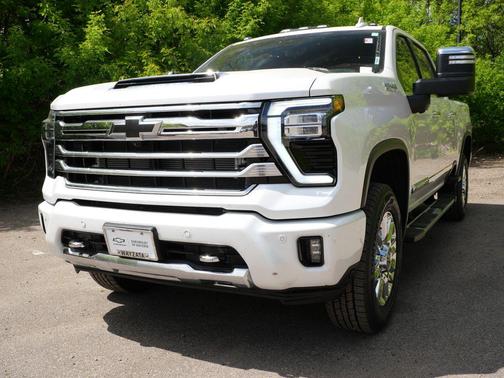 Iridescent Pearl Tricoat 2024 Chevrolet Silverado 3500 High Country