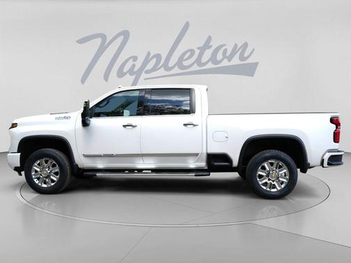 Iridescent Pearl Tricoat 2024 Chevrolet Silverado 3500 High Country