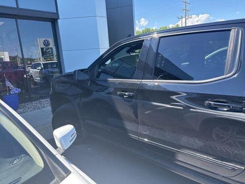 Black 2024 Chevrolet Silverado 1500 High Country