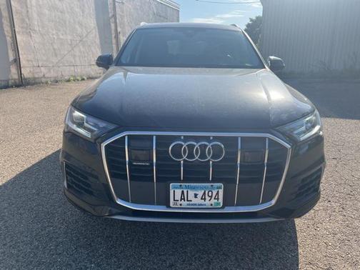 2023 Audi Q7 45 Premium Plus