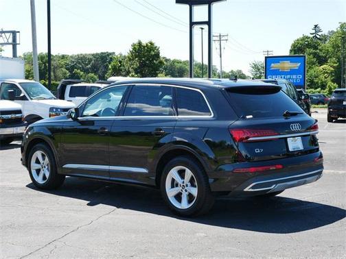 2023 Audi Q7 45 Premium Plus