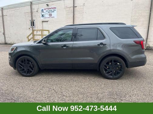 Magnetic Metallic 2017 Ford Explorer sport