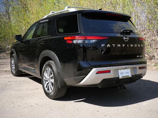 Super Black 2023 Nissan Pathfinder SL 4WD