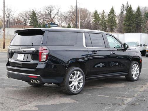 2023 Chevrolet Suburban 4WD High Country