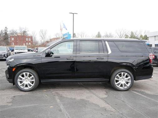 2023 Chevrolet Suburban 4WD High Country