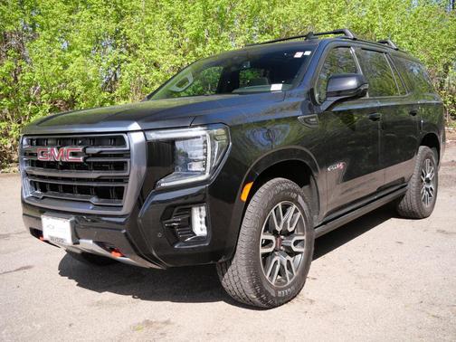 Onyx Black 2024 GMC Yukon 4WD AT4