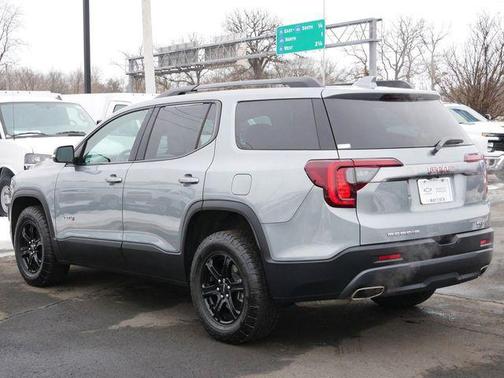2023 GMC Acadia AWD AT4