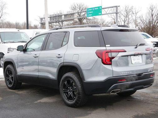 2023 GMC Acadia AWD AT4