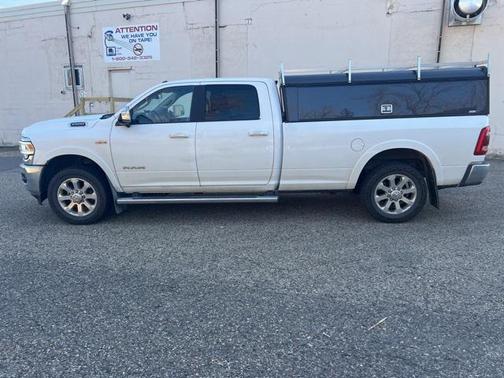 2019 RAM 2500 Laramie Crew Cab 4x4 8' Box