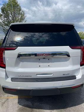 White Frost Tricoat 2024 GMC Yukon XL SLT