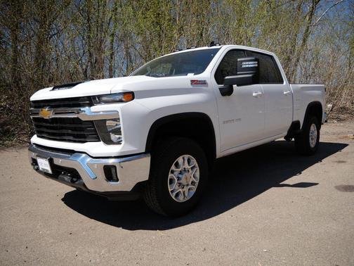 Summit White 2025 Chevrolet Silverado 3500 LT