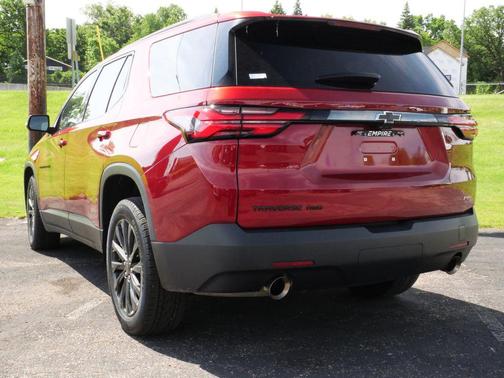 Radiant Red Tintcoat 2023 Chevrolet Traverse RS