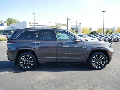2022 Jeep Grand Cherokee Overland