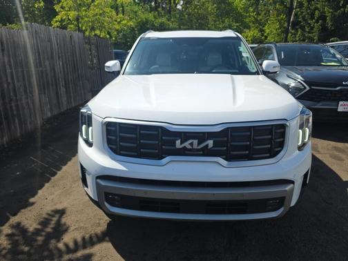 Glacial White Pearl 2023 Kia Telluride SX