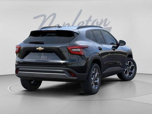 Mosaic Black Metallic 2026 Chevrolet Trax LT