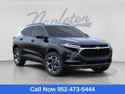 Mosaic Black Metallic 2026 Chevrolet Trax LT