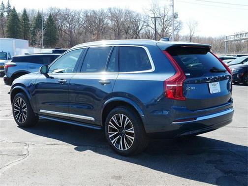 2025 Volvo XC90 Plug-In Hybrid T8 Plus 7-Seater
