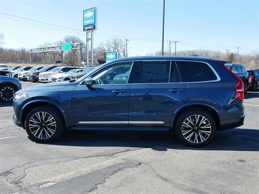 2025 Volvo XC90 Plug-In Hybrid T8 Plus 7-Seater