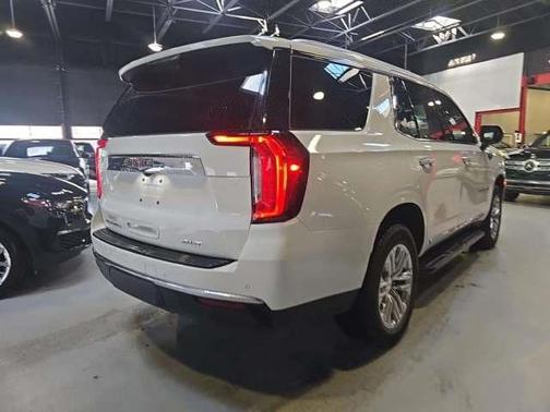 2023 GMC Yukon SLT