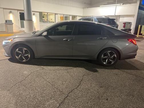 2022 Hyundai ELANTRA HEV Limited