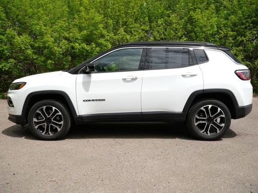 Bright White Clearcoat 2023 Jeep Compass Limited