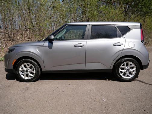 Steel Gray 2025 Kia Soul LX