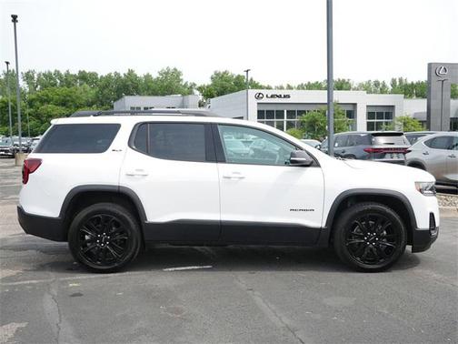 2023 GMC Acadia AWD SLT
