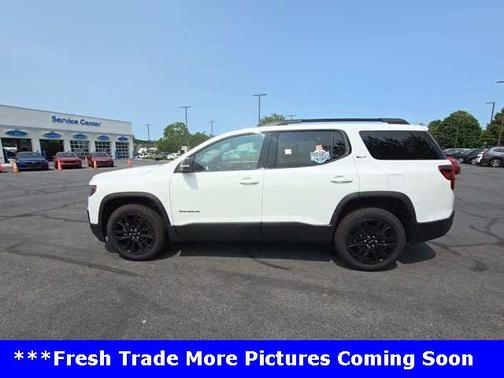 2023 GMC Acadia AWD SLT
