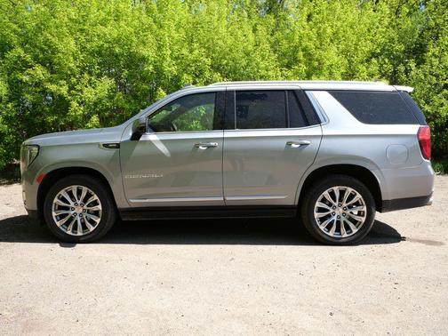 Sterling Metallic 2023 GMC Yukon Denali