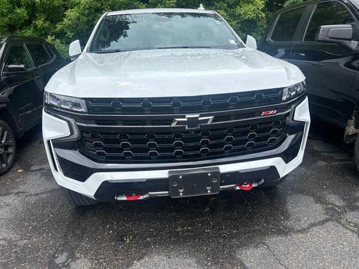 Summit White 2024 Chevrolet Suburban Z71