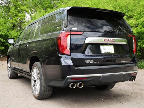Midnight Blue Metallic 2023 GMC Yukon XL Denali