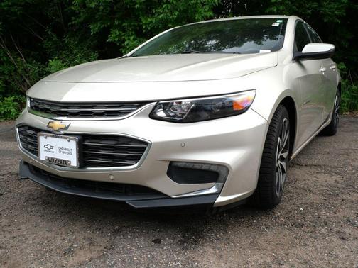 Champagne Silver Metallic 2016 Chevrolet Malibu 2LT