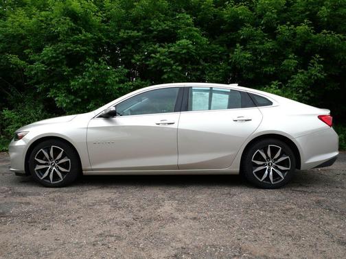 Champagne Silver Metallic 2016 Chevrolet Malibu 2LT