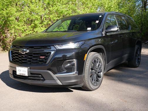 Mosaic Black Metallic 2023 Chevrolet Traverse RS