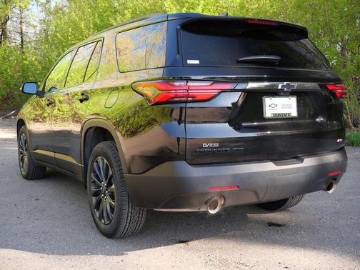Mosaic Black Metallic 2023 Chevrolet Traverse RS