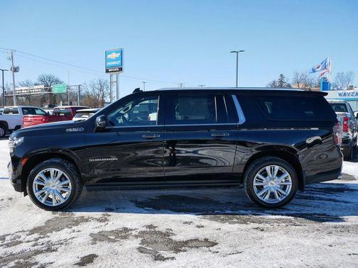 2023 Chevrolet Suburban 4WD High Country