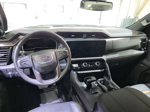 Summit White 2025 GMC Sierra 1500 AT4
