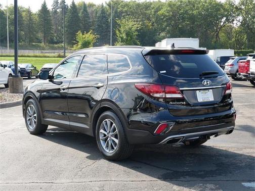2017 Hyundai SANTA FE SE