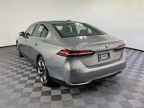 2024 BMW 530 i xDrive