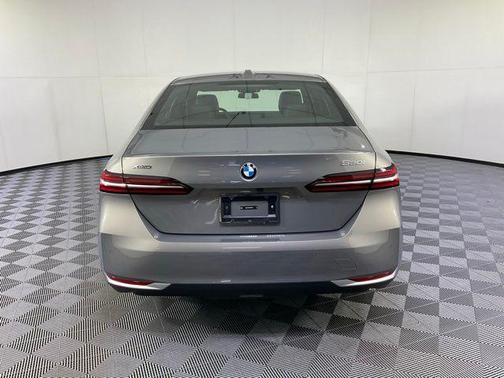 2024 BMW 530 i xDrive