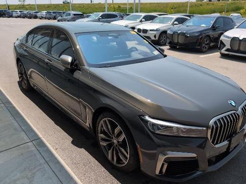 2022 BMW M760 xDrive