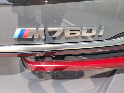 2022 BMW M760 xDrive