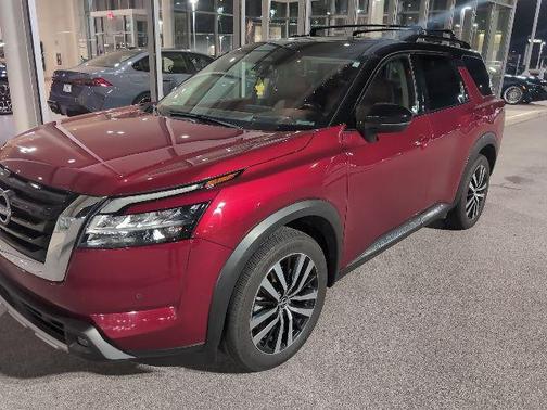 2023 Nissan Pathfinder Platinum 4WD